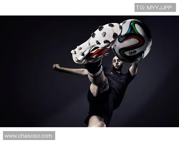 足球明星时尚穿搭与独特配饰解析展现个性魅力与运动风范 足球明星时尚穿搭与独特配饰解析展现个性魅力与运动风范